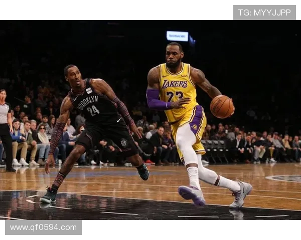 湖人末节逆转勇士全队多点开花豪取关键胜利巩固季后赛席位形势佳