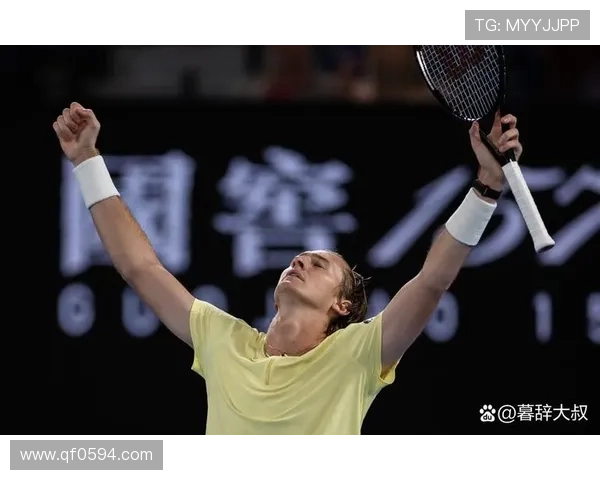 网球赛季精彩纷呈 世界顶级球员激烈角逐争夺年度冠军