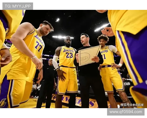 詹姆斯与湖人续约再添新突破 湖人队未来阵容再升级值得期待